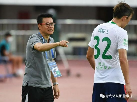 练歌房兼职大学生